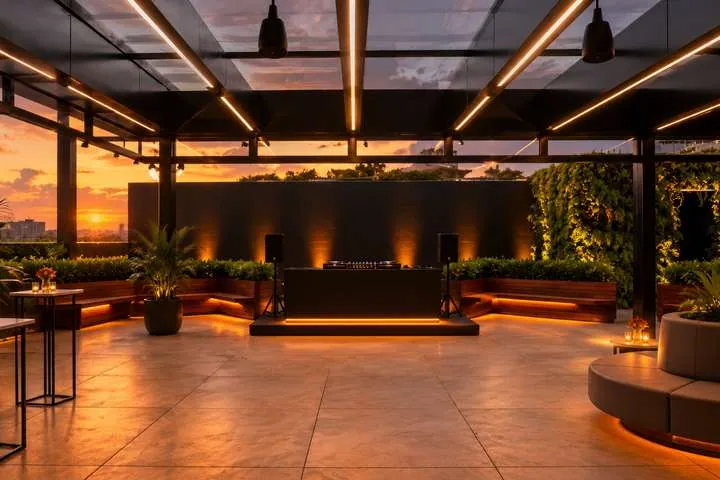 Festa ao entardecer no terraço